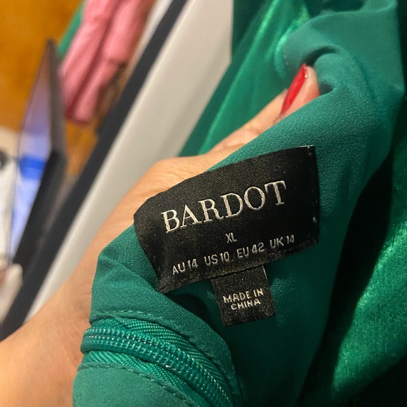 NEW Karlotta Dress! Perfect for formals / Christmas parties/ weddings! - Picture 7 of 8